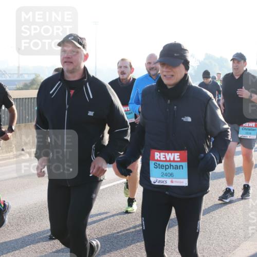 03.10.2025 - Köhlbrandbrückenlauf Lena Gebhardt http://msf.ph/oto/9045420 03.10.2025 09:27:42 Position 1 2676, 2406, 1518 meine-sportfotos.de