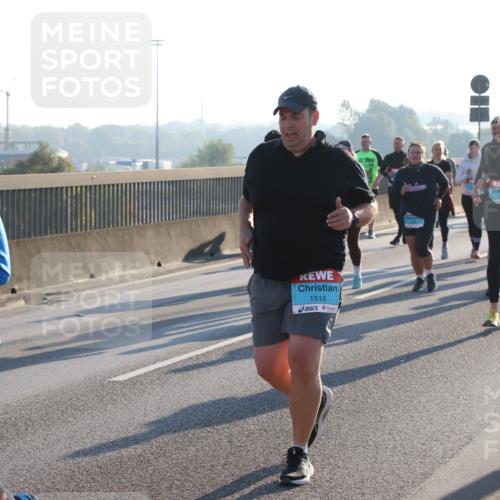 03.10.2025 - Köhlbrandbrückenlauf Lena Gebhardt http://msf.ph/oto/9045457 03.10.2025 09:27:44 Position 1 1518 meine-sportfotos.de