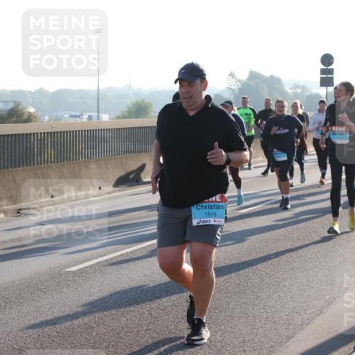 03.10.2025 - Köhlbrandbrückenlauf Lena Gebhardt http://msf.ph/oto/9045461 03.10.2025 09:27:44 Position 1 32, 1518 meine-sportfotos.de