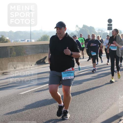03.10.2025 - Köhlbrandbrückenlauf Lena Gebhardt http://msf.ph/oto/9045465 03.10.2025 09:27:44 Position 1 1518 meine-sportfotos.de