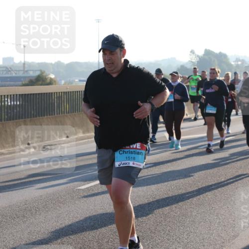 03.10.2025 - Köhlbrandbrückenlauf Lena Gebhardt http://msf.ph/oto/9045480 03.10.2025 09:27:44 Position 1 1518 meine-sportfotos.de