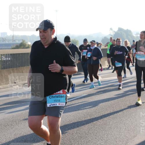 03.10.2025 - Köhlbrandbrückenlauf Lena Gebhardt http://msf.ph/oto/9045481 03.10.2025 09:27:45 Position 1 1518 meine-sportfotos.de