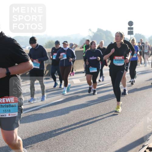 03.10.2025 - Köhlbrandbrückenlauf Lena Gebhardt http://msf.ph/oto/9045486 03.10.2025 09:27:45 Position 1 1518 meine-sportfotos.de