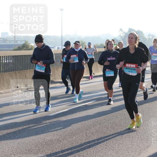 03.10.2025 - Köhlbrandbrückenlauf Lena Gebhardt http://msf.ph/oto/9045508 03.10.2025 09:27:46 Position 1 2133, 3670, 1497 meine-sportfotos.de