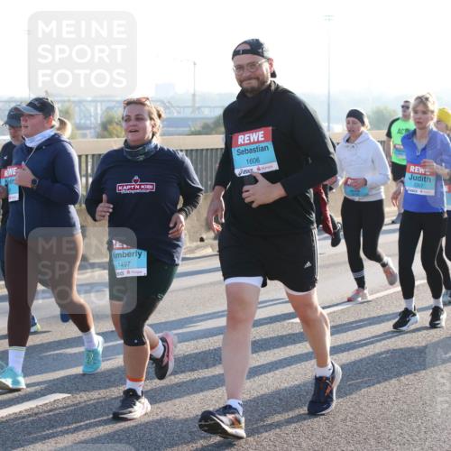 03.10.2025 - Köhlbrandbrückenlauf Lena Gebhardt http://msf.ph/oto/9045562 03.10.2025 09:27:48 Position 1 1606, 1497, 3367, 3739 meine-sportfotos.de