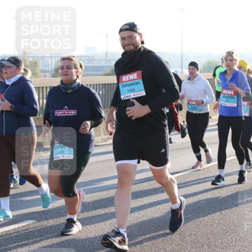 03.10.2025 - Köhlbrandbrückenlauf Lena Gebhardt http://msf.ph/oto/9045567 03.10.2025 09:27:48 Position 1 1606, 1497, 3367, 3739 meine-sportfotos.de