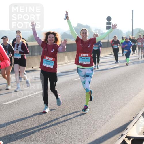 03.10.2025 - Köhlbrandbrückenlauf Lena Gebhardt http://msf.ph/oto/9045730 03.10.2025 09:27:53 Position 1 3199, 2554, 2533 meine-sportfotos.de