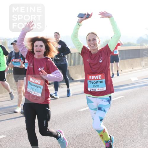 03.10.2025 - Köhlbrandbrückenlauf Lena Gebhardt http://msf.ph/oto/9045799 03.10.2025 09:27:54 Position 1 2554, 2533 meine-sportfotos.de