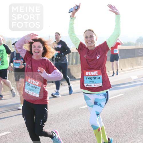 03.10.2025 - Köhlbrandbrückenlauf Lena Gebhardt http://msf.ph/oto/9045803 03.10.2025 09:27:54 Position 1 2554, 2533 meine-sportfotos.de