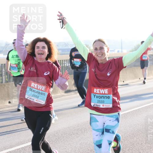 03.10.2025 - Köhlbrandbrückenlauf Lena Gebhardt http://msf.ph/oto/9045819 03.10.2025 09:27:54 Position 1 2554, 2533 meine-sportfotos.de