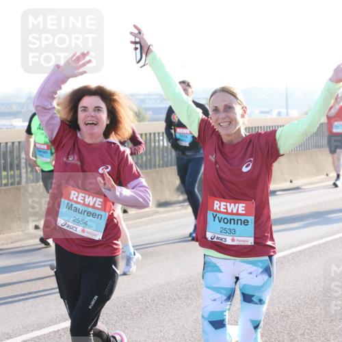 03.10.2025 - Köhlbrandbrückenlauf Lena Gebhardt http://msf.ph/oto/9045822 03.10.2025 09:27:54 Position 1 2554, 2533 meine-sportfotos.de