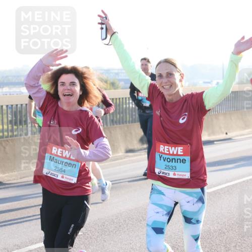 03.10.2025 - Köhlbrandbrückenlauf Lena Gebhardt http://msf.ph/oto/9045825 03.10.2025 09:27:54 Position 1 2554, 2533 meine-sportfotos.de