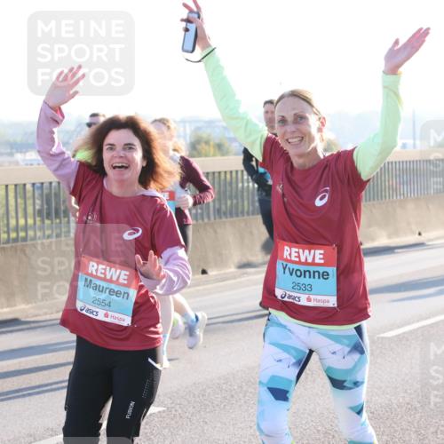 03.10.2025 - Köhlbrandbrückenlauf Lena Gebhardt http://msf.ph/oto/9045827 03.10.2025 09:27:55 Position 1 2554, 2533 meine-sportfotos.de