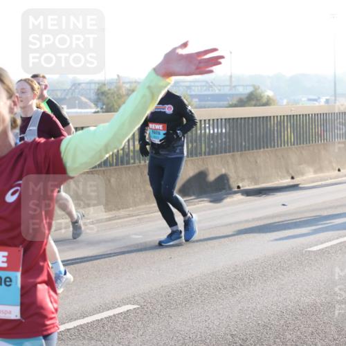 03.10.2025 - Köhlbrandbrückenlauf Lena Gebhardt http://msf.ph/oto/9045848 03.10.2025 09:27:55 Position 1 2533, 3013 meine-sportfotos.de