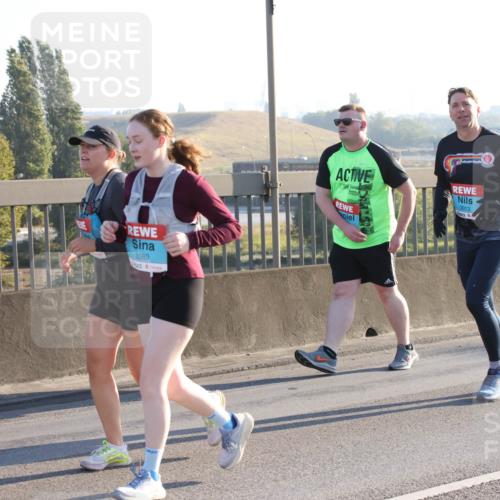 03.10.2025 - Köhlbrandbrückenlauf Lena Gebhardt http://msf.ph/oto/9045877 03.10.2025 09:27:56 Position 1 3389, 3013 meine-sportfotos.de