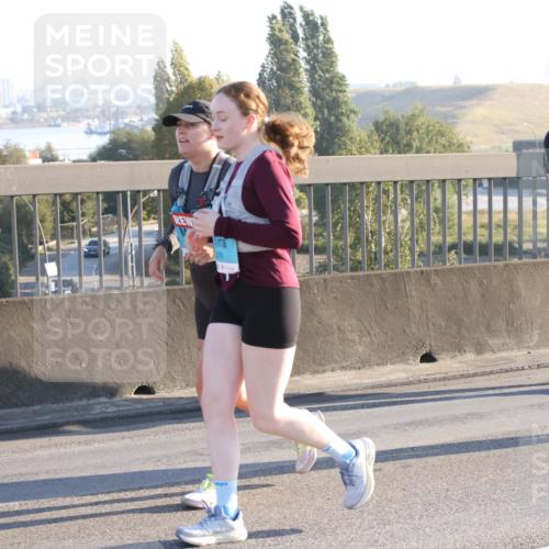 03.10.2025 - Köhlbrandbrückenlauf Lena Gebhardt http://msf.ph/oto/9045884 03.10.2025 09:27:56 Position 1 689 meine-sportfotos.de