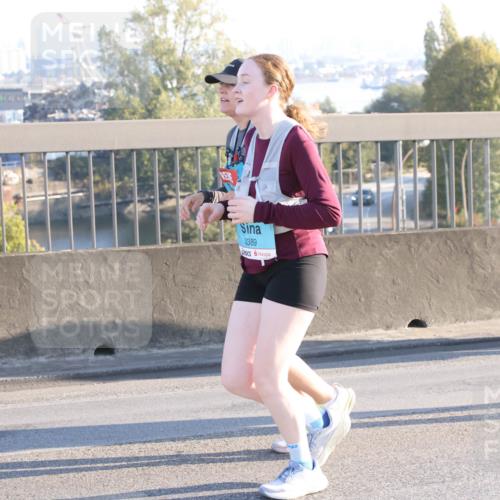 03.10.2025 - Köhlbrandbrückenlauf Lena Gebhardt http://msf.ph/oto/9045905 03.10.2025 09:27:57 Position 1 3389 meine-sportfotos.de