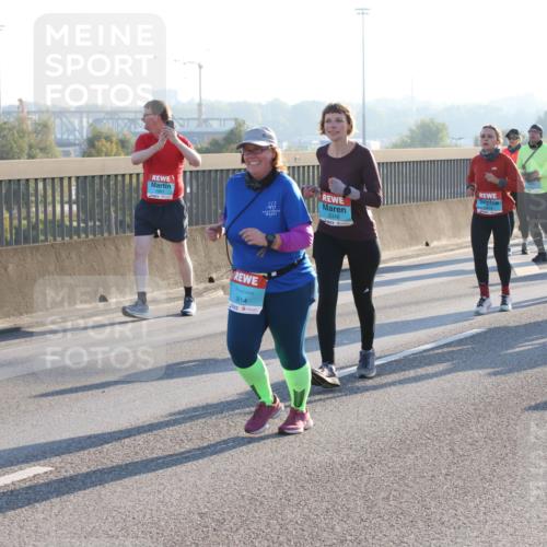 03.10.2025 - Köhlbrandbrückenlauf Lena Gebhardt http://msf.ph/oto/9045997 03.10.2025 09:28:00 Position 1 228, 3814, 2316 meine-sportfotos.de