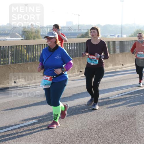 03.10.2025 - Köhlbrandbrückenlauf Lena Gebhardt http://msf.ph/oto/9046015 03.10.2025 09:28:01 Position 1 3814, 2316 meine-sportfotos.de