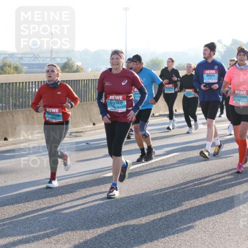 03.10.2025 - Köhlbrandbrückenlauf Lena Gebhardt http://msf.ph/oto/9046065 03.10.2025 09:28:02 Position 1 3479, 478, 2371, 2612, 2613 meine-sportfotos.de