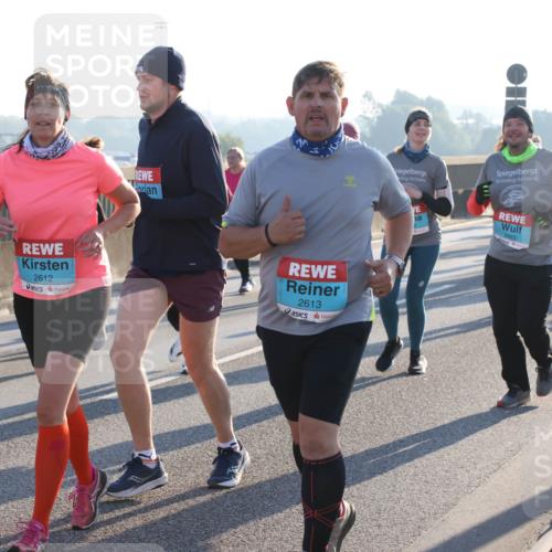 03.10.2025 - Köhlbrandbrückenlauf Lena Gebhardt http://msf.ph/oto/9046128 03.10.2025 09:28:04 Position 1 2612, 2613, 2365 meine-sportfotos.de