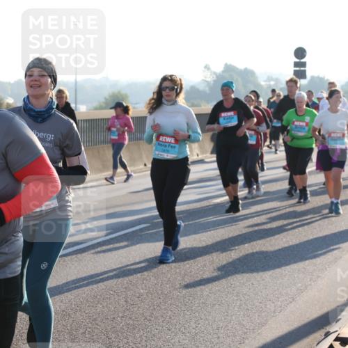 03.10.2025 - Köhlbrandbrückenlauf Lena Gebhardt http://msf.ph/oto/9046209 03.10.2025 09:28:07 Position 1 2365, 3476 meine-sportfotos.de