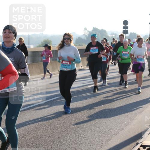 03.10.2025 - Köhlbrandbrückenlauf Lena Gebhardt http://msf.ph/oto/9046211 03.10.2025 09:28:07 Position 1 2365, 3476 meine-sportfotos.de