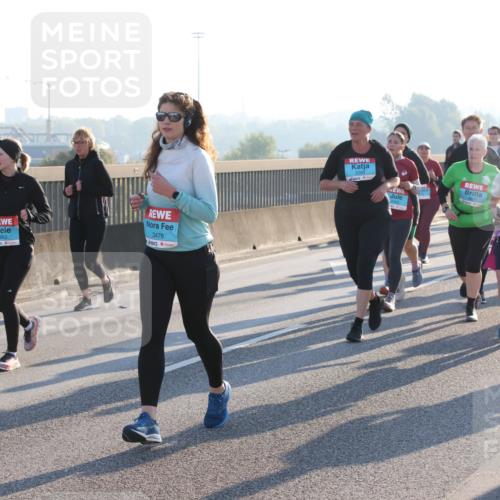 03.10.2025 - Köhlbrandbrückenlauf Lena Gebhardt http://msf.ph/oto/9046225 03.10.2025 09:28:07 Position 1 2662, 3476, 2288, 3453 meine-sportfotos.de