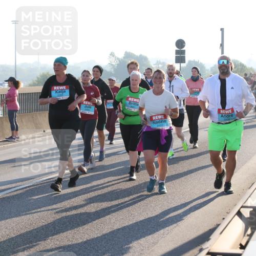 03.10.2025 - Köhlbrandbrückenlauf Lena Gebhardt http://msf.ph/oto/9046246 03.10.2025 09:28:08 Position 1 2288, 2465, 3453 meine-sportfotos.de