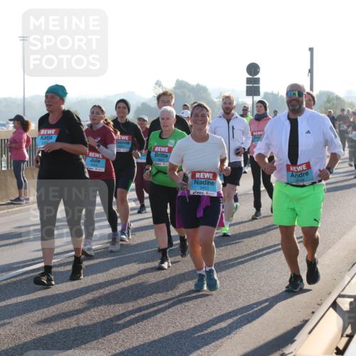 03.10.2025 - Köhlbrandbrückenlauf Lena Gebhardt http://msf.ph/oto/9046257 03.10.2025 09:28:09 Position 1 2465, 3621, 3453, 3439 meine-sportfotos.de