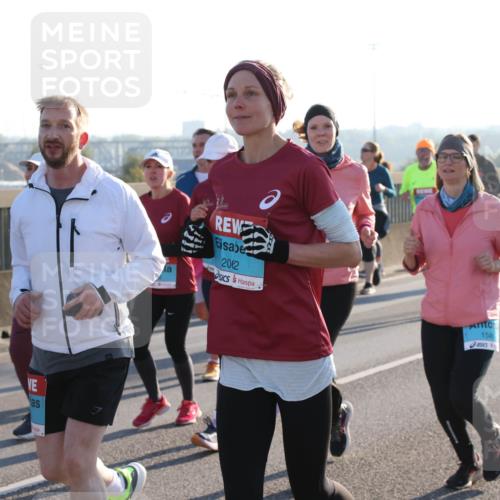 03.10.2025 - Köhlbrandbrückenlauf Lena Gebhardt http://msf.ph/oto/9046331 03.10.2025 09:28:13 Position 1 1, 202, 1546 meine-sportfotos.de