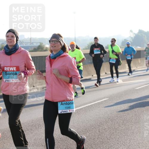 03.10.2025 - Köhlbrandbrückenlauf Lena Gebhardt http://msf.ph/oto/9046341 03.10.2025 09:28:13 Position 1 2233, 1546 meine-sportfotos.de