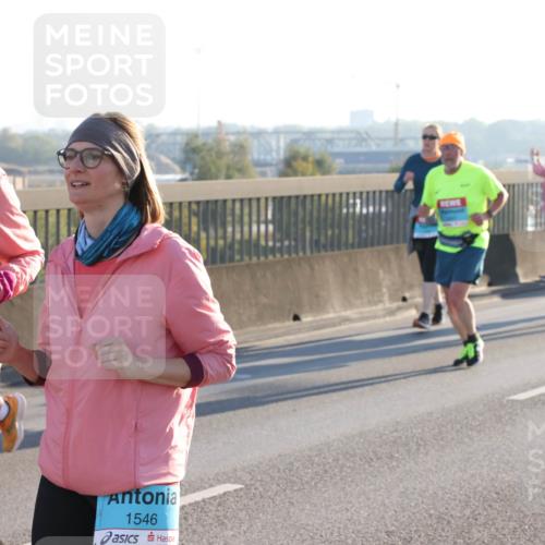 03.10.2025 - Köhlbrandbrückenlauf Lena Gebhardt http://msf.ph/oto/9046373 03.10.2025 09:28:14 Position 1 2233, 1546 meine-sportfotos.de