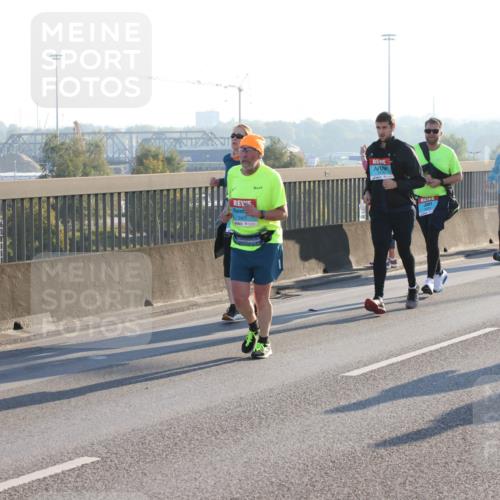 03.10.2025 - Köhlbrandbrückenlauf Lena Gebhardt http://msf.ph/oto/9046381 03.10.2025 09:28:14 Position 1 2427 meine-sportfotos.de