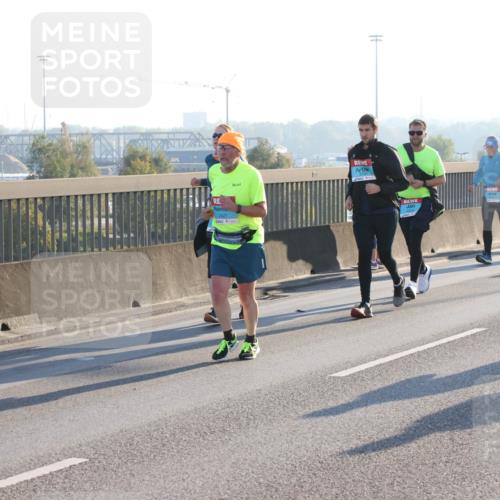 03.10.2025 - Köhlbrandbrückenlauf Lena Gebhardt http://msf.ph/oto/9046387 03.10.2025 09:28:14 Position 1 2427, 2 meine-sportfotos.de