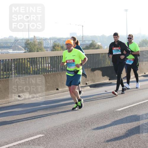 03.10.2025 - Köhlbrandbrückenlauf Lena Gebhardt http://msf.ph/oto/9046390 03.10.2025 09:28:15 Position 1 2427 meine-sportfotos.de