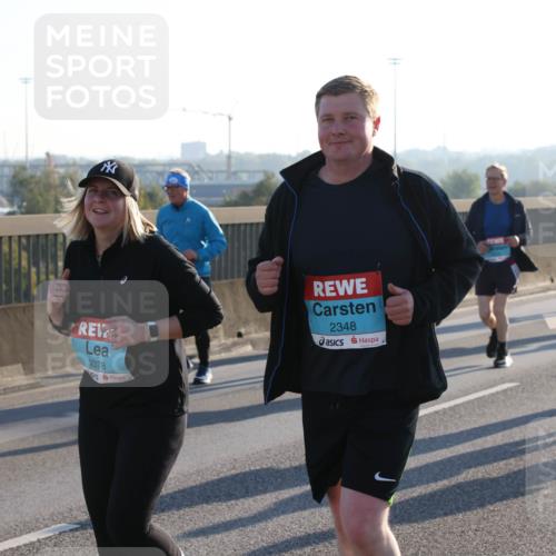 03.10.2025 - Köhlbrandbrückenlauf Lena Gebhardt http://msf.ph/oto/9046464 03.10.2025 09:28:18 Position 1 2378, 2348 meine-sportfotos.de