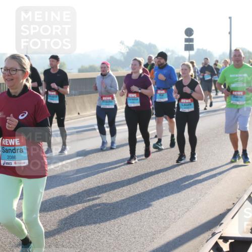 03.10.2025 - Köhlbrandbrückenlauf Lena Gebhardt http://msf.ph/oto/9046524 03.10.2025 09:28:21 Position 1 2086 meine-sportfotos.de