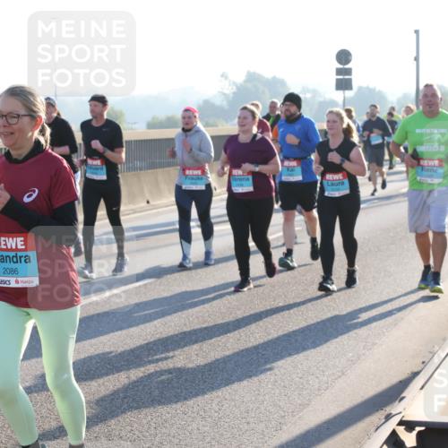 03.10.2025 - Köhlbrandbrückenlauf Lena Gebhardt http://msf.ph/oto/9046527 03.10.2025 09:28:21 Position 1 2086 meine-sportfotos.de