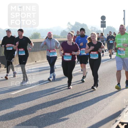 03.10.2025 - Köhlbrandbrückenlauf Lena Gebhardt http://msf.ph/oto/9046545 03.10.2025 09:28:21 Position 1 2086, 2438, 3441, 2434, 3588 meine-sportfotos.de