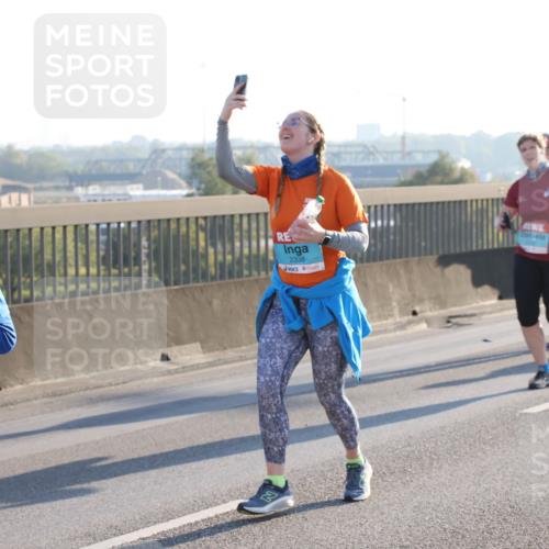 03.10.2025 - Köhlbrandbrückenlauf Lena Gebhardt http://msf.ph/oto/9046601 03.10.2025 09:28:25 Position 1 3441, 2338 meine-sportfotos.de