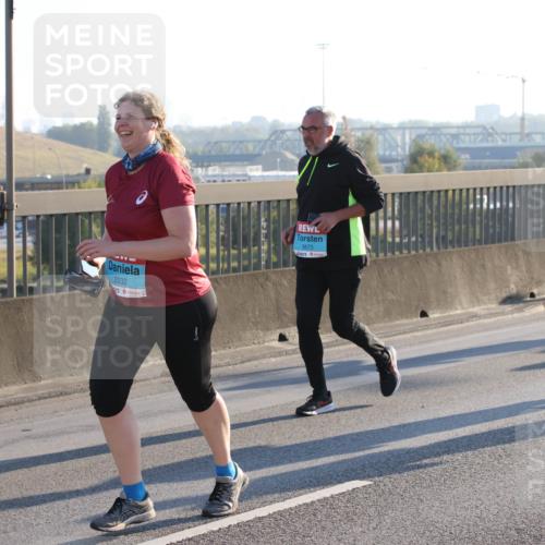 03.10.2025 - Köhlbrandbrückenlauf Lena Gebhardt http://msf.ph/oto/9046649 03.10.2025 09:28:27 Position 1 2332, 3673 meine-sportfotos.de