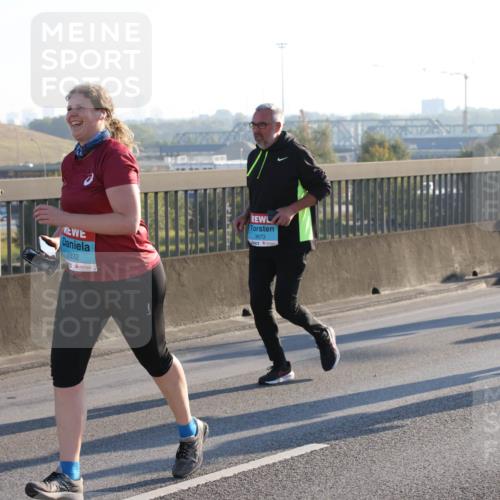 03.10.2025 - Köhlbrandbrückenlauf Lena Gebhardt http://msf.ph/oto/9046652 03.10.2025 09:28:28 Position 1 2332, 3673 meine-sportfotos.de