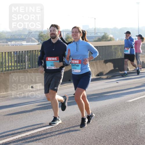 03.10.2025 - Köhlbrandbrückenlauf Lena Gebhardt http://msf.ph/oto/9046688 03.10.2025 09:28:29 Position 1 381, 2763 meine-sportfotos.de