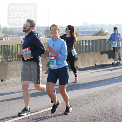 03.10.2025 - Köhlbrandbrückenlauf Lena Gebhardt http://msf.ph/oto/9046694 03.10.2025 09:28:30 Position 1 2763 meine-sportfotos.de