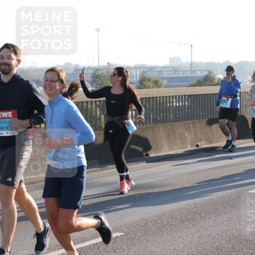 03.10.2025 - Köhlbrandbrückenlauf Lena Gebhardt http://msf.ph/oto/9046701 03.10.2025 09:28:30 Position 1 3819 meine-sportfotos.de