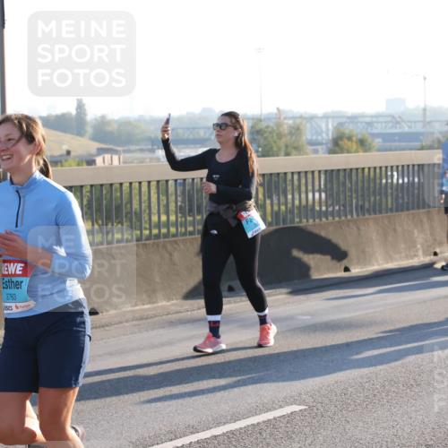 03.10.2025 - Köhlbrandbrückenlauf Lena Gebhardt http://msf.ph/oto/9046718 03.10.2025 09:28:30 Position 1 3819, 2763 meine-sportfotos.de