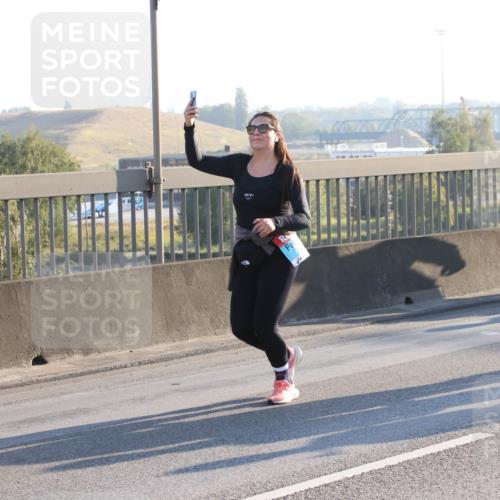 03.10.2025 - Köhlbrandbrückenlauf Lena Gebhardt http://msf.ph/oto/9046729 03.10.2025 09:28:31 Position 1 3692 meine-sportfotos.de