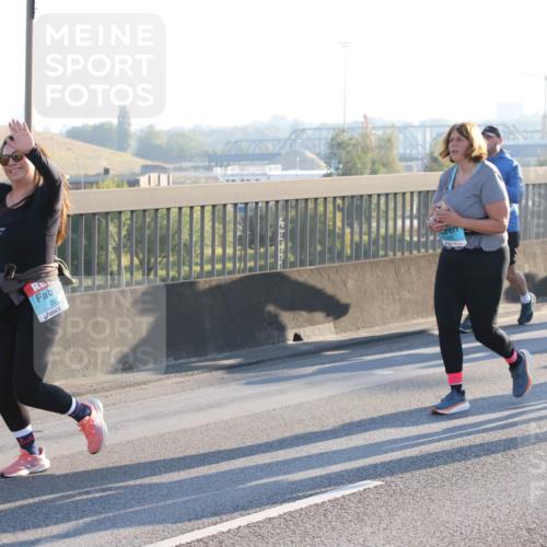 03.10.2025 - Köhlbrandbrückenlauf Lena Gebhardt http://msf.ph/oto/9046736 03.10.2025 09:28:31 Position 1 26 meine-sportfotos.de