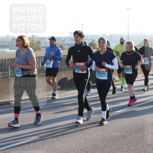 03.10.2025 - Köhlbrandbrückenlauf Lena Gebhardt http://msf.ph/oto/9046742 03.10.2025 09:28:32 Position 1 892, 2263, 2504, 2516 meine-sportfotos.de